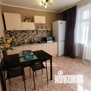 1-к квартира, посуточно, 35м2, 15/16 этаж