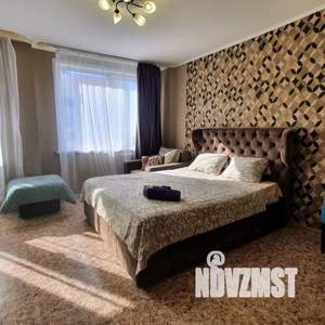 1-к квартира, посуточно, 35м2, 15/16 этаж