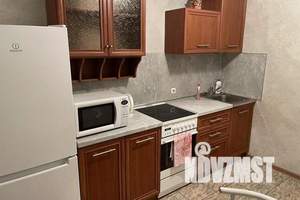 1-к квартира, посуточно, 38м2, 8/12 этаж