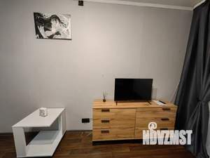 Студия квартира, посуточно, 32м2, 1/9 этаж