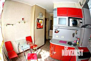 1-к квартира, посуточно, 35м2, 4/9 этаж