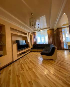 5-к квартира, на длительный срок, 300м2, 3/3 этаж