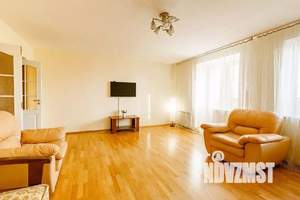 3-к квартира, посуточно, 100м2, 1/1 этаж