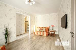 2-к квартира, посуточно, 43м2, 1/1 этаж