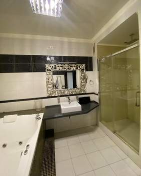 5-к квартира, на длительный срок, 300м2, 3/3 этаж