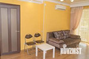 Студия квартира, посуточно, 40м2, 2/5 этаж