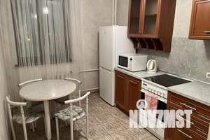 1-к квартира, посуточно, 38м2, 8/12 этаж