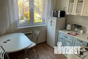 1-к квартира, посуточно, 38м2, 3/5 этаж