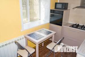 Студия квартира, посуточно, 40м2, 2/5 этаж