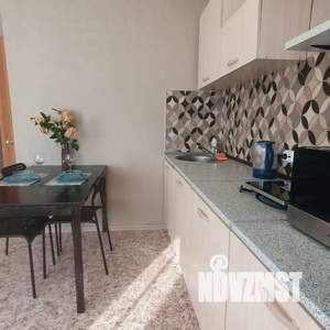 1-к квартира, посуточно, 35м2, 15/16 этаж