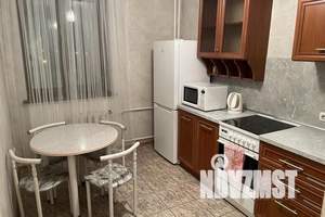 1-к квартира, посуточно, 38м2, 8/12 этаж