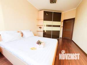 1-к квартира, посуточно, 60м2, 1/1 этаж