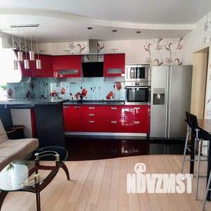 3-к квартира, посуточно, 70м2, 1/1 этаж