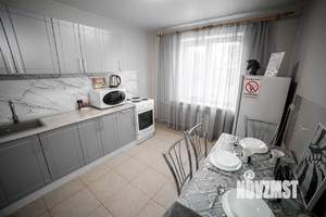 1-к квартира, посуточно, 40м2, 2/10 этаж