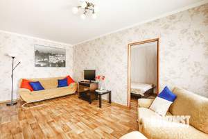 2-к квартира, посуточно, 43м2, 1/1 этаж