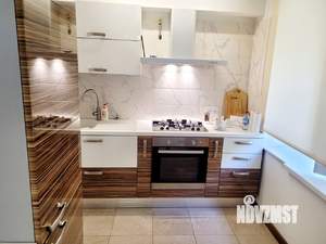 Студия квартира, посуточно, 41м2, 1/5 этаж