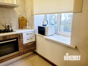 Студия квартира, посуточно, 41м2, 1/5 этаж