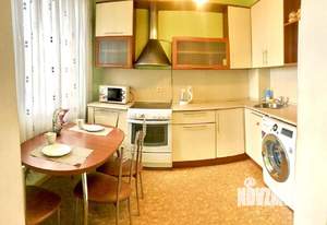 3-к квартира, посуточно, 65м2, 1/1 этаж