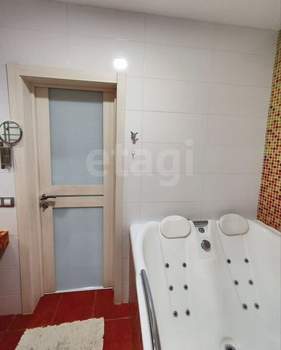 3-к квартира, вторичка, 102м2, 3/8 этаж