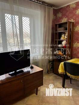 2-к квартира, вторичка, 53м2, 1/5 этаж