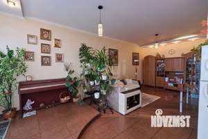 4-к квартира, вторичка, 136м2, 3/11 этаж