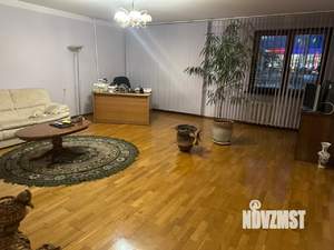 3-к квартира, вторичка, 133м2, 1/10 этаж