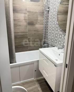 2-к квартира, вторичка, 52м2, 1/9 этаж