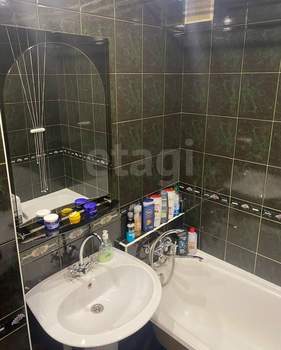 3-к квартира, вторичка, 61м2, 1/5 этаж