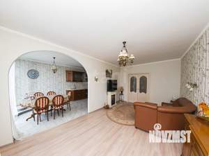 4-к квартира, вторичка, 142м2, 3/6 этаж