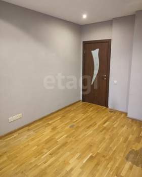 4-к квартира, вторичка, 74м2, 14/18 этаж