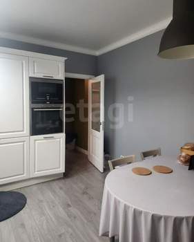 3-к квартира, вторичка, 100м2, 8/14 этаж