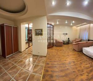 3-к квартира, вторичка, 100м2, 2/4 этаж