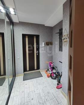 3-к квартира, вторичка, 102м2, 3/8 этаж