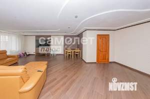 4-к квартира, вторичка, 149м2, 1/5 этаж