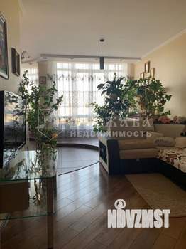 4-к квартира, вторичка, 136м2, 3/11 этаж
