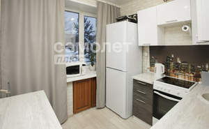 2-к квартира, вторичка, 42м2, 1/4 этаж