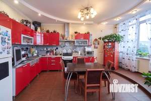 4-к квартира, вторичка, 136м2, 3/11 этаж