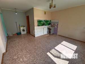 Студия квартира, вторичка, 42м2, 1/5 этаж