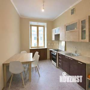 2-к квартира, вторичка, 61м2, 4/5 этаж