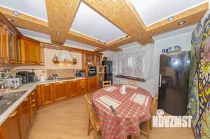 4-к квартира, вторичка, 147м2, 1/6 этаж