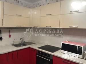 4-к квартира, вторичка, 74м2, 1/9 этаж