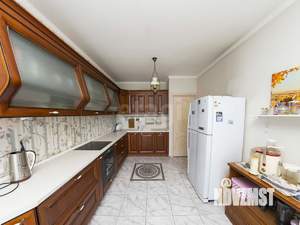 4-к квартира, вторичка, 142м2, 3/5 этаж
