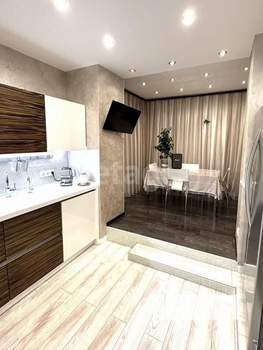 4-к квартира, вторичка, 102м2, 1/5 этаж