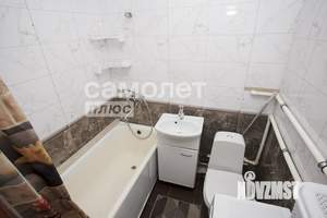 2-к квартира, вторичка, 42м2, 1/4 этаж