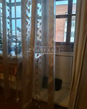 4-к квартира, вторичка, 63м2, 3/5 этаж