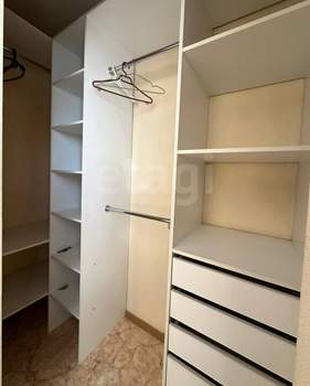 3-к квартира, вторичка, 60м2, 2/10 этаж