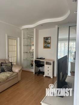 Студия квартира, вторичка, 44м2, 2/5 этаж