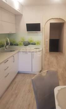 4-к квартира, вторичка, 104м2, 2/8 этаж