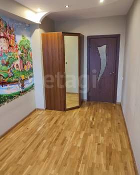 4-к квартира, вторичка, 74м2, 14/18 этаж