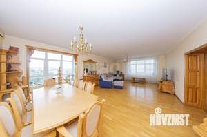 4-к квартира, вторичка, 211м2, 9/10 этаж